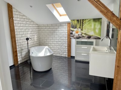 Zentrale u. renovierte 5-Zi.Wohnung,155m2 ohne Makler
