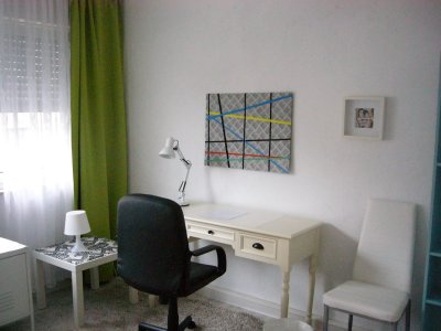 Sehr schönes großes WG-Zimmer in Stuttgart- Obertürkheim  Obertürkheim nähe Daimler