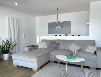 Moderne Maisonette-Wohnung, 2,5 ZKB, Terrasse, Hof, in 2FH